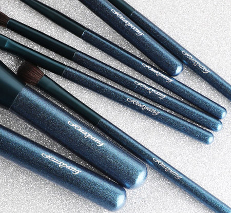 Set kistova za šminkanje 8 komada sa kutijom