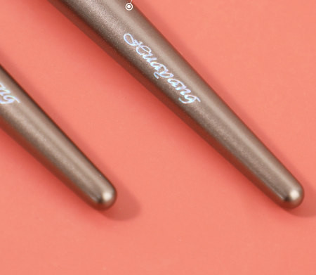 Prijenosna četkica za nanošenje šminke