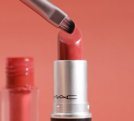 Kist za nanošenje ruža ili sjajila