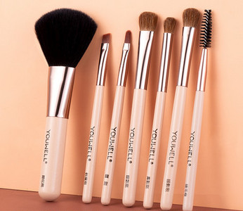 Set pensule de machiaj cu geanta cosmetica