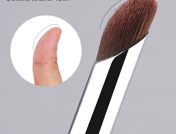 Šarmantni M08 Bog se odnosi na četkicu za korektor tragove četkice za okrugle prste na trbuhu za pokrivanje četke za mrlje i četkicu za šminku oko očiju