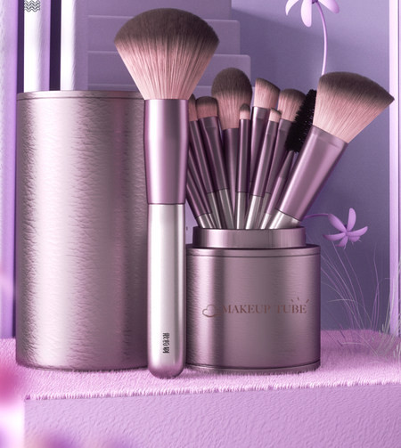 Set de machiaj - un set de 12 pensule de machiaj