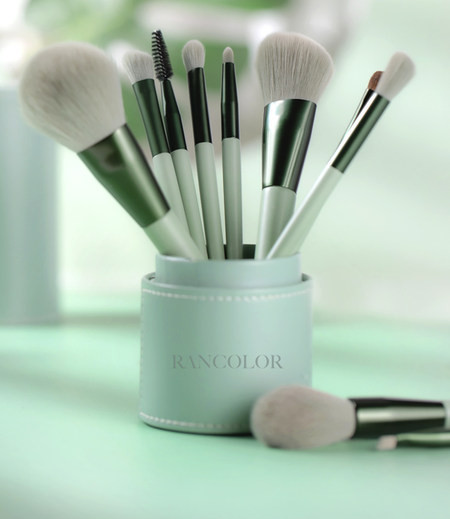Set četkica za šminkanje s kompletom ili kutijom
