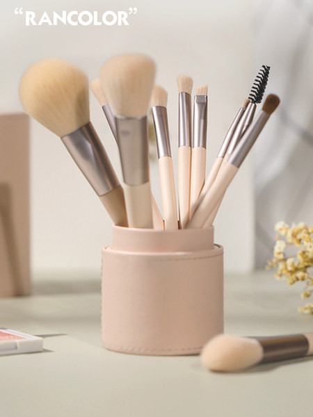 Set četkica za šminkanje s kompletom ili kutijom