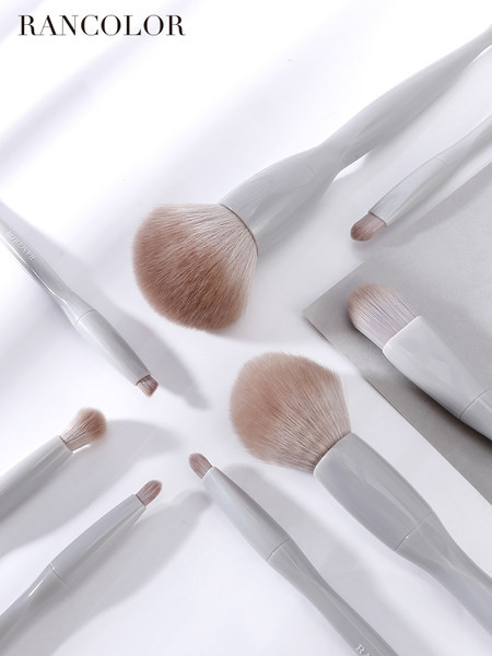 Set kistova za šminkanje 8 komada