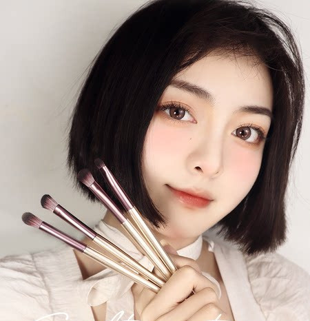 Kistovi za šminkanje 4 komada u kompletu sa kutijom