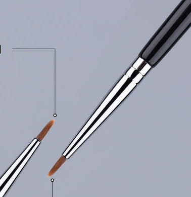 Četka s mekim vlaknima za šminkanje