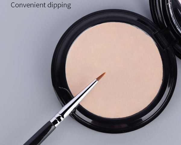 Četka s mekim vlaknima za šminkanje