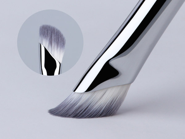 Pintsel peitekreemi täpseks pealekandmiseks