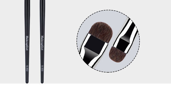 Ravna četka za nanošenje šminke u crnoj boji