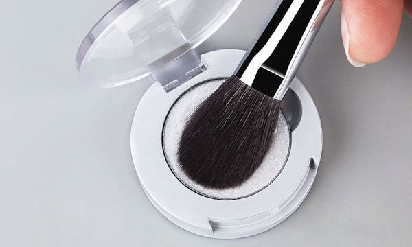 Četkica za šminkanje s ravnom glavom