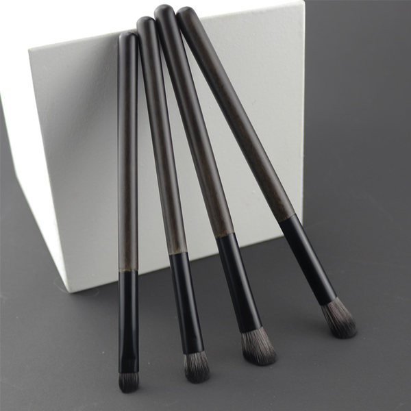 Pensula de machiaj din par artificial - 4 bucati