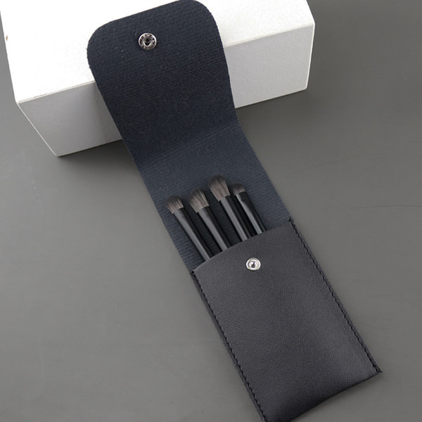 Pensula de machiaj din par artificial - 4 bucati