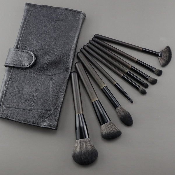 Drveni kistovi za šminkanje - set od 9 komada