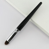 Εξαιρετικά ακριβές πινέλο concealer με στρογγυλή κεφαλή