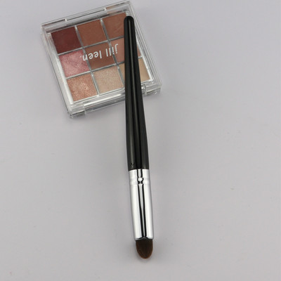 Εξαιρετικά ακριβές πινέλο concealer με στρογγυλή κεφαλή