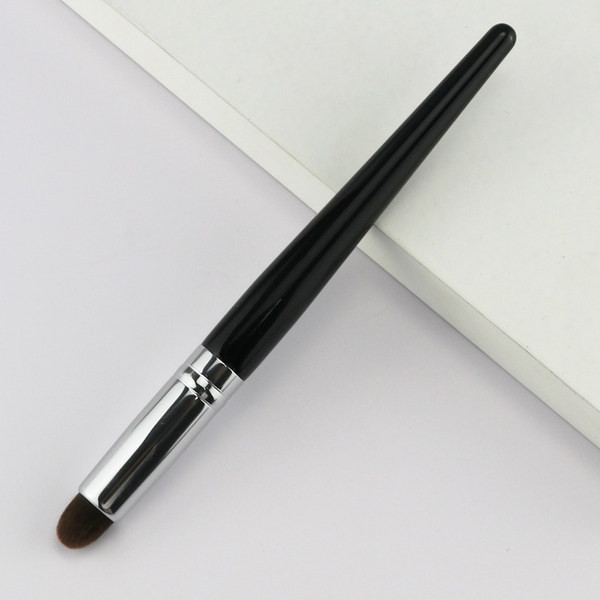 Ülitäpne ümara peaga peitepintsel