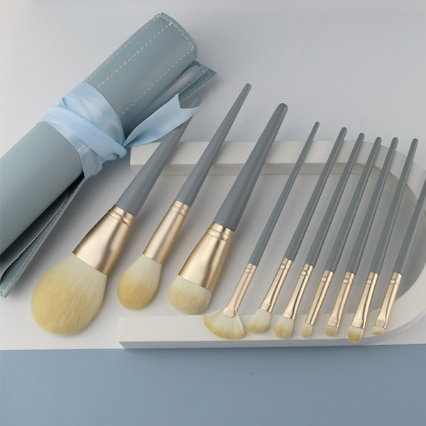 Komplektis 10 või 12 meigipintslit