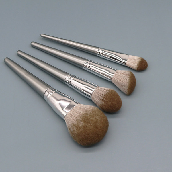 Set od 14 kistova za šminkanje