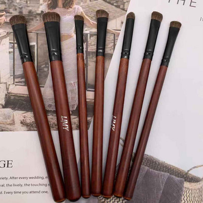 Set de 7 pensule de machiaj intr-o cutie de piele