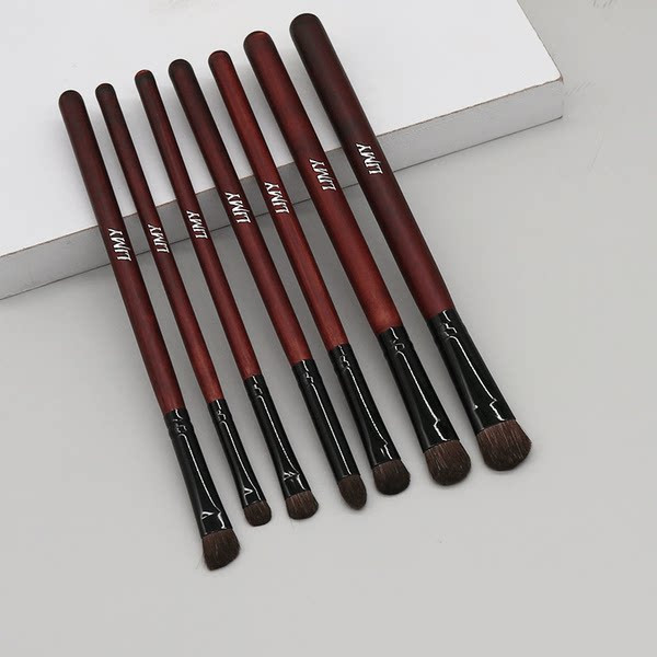 Σετ με 7 πινέλα μακιγιάζ σε δερμάτινη θήκη