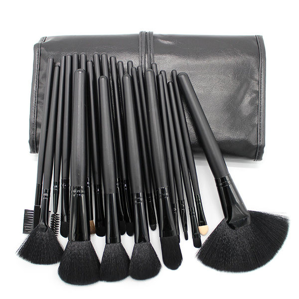 Meigipintslite komplekt nahkümbrises - erinevad mudelid