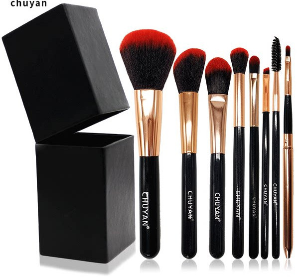 Σετ με 8 πινέλα μακιγιάζ με κουτί