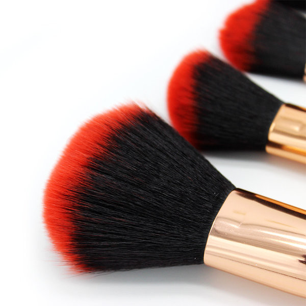 Σετ με 8 πινέλα μακιγιάζ με κουτί