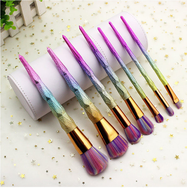 Set od 7 kistova za šminkanje