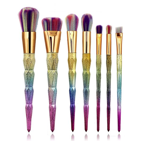 Set od 7 kistova za šminkanje