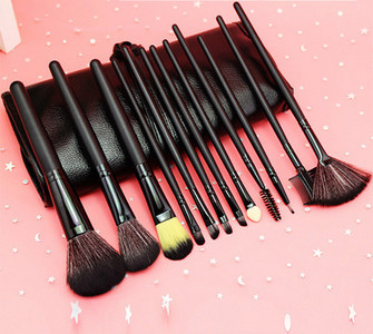 Set pensule de machiaj cu kit