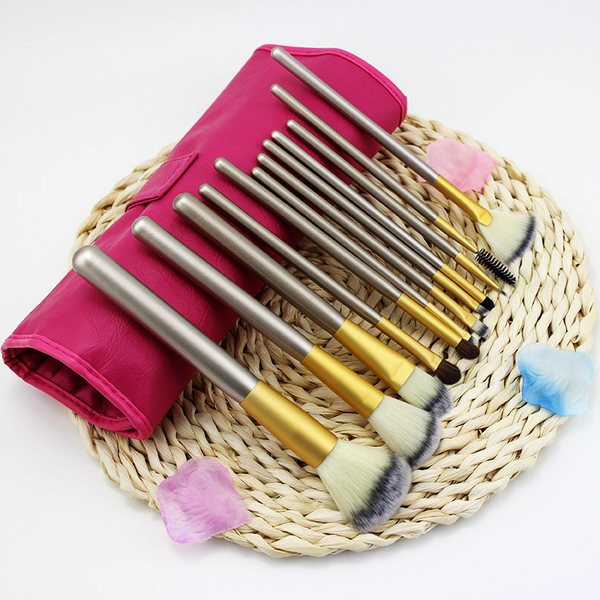 Σετ με 12 πινέλα μακιγιάζ
