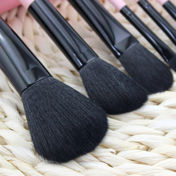 Kistovi za šminkanje 12 i 24 komada u kompletu sa kutijom