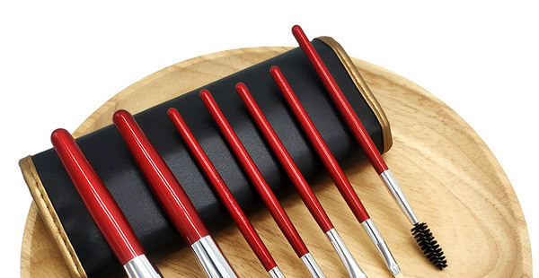 Σετ με 5,7,12,18,24 πινέλα μακιγιάζ