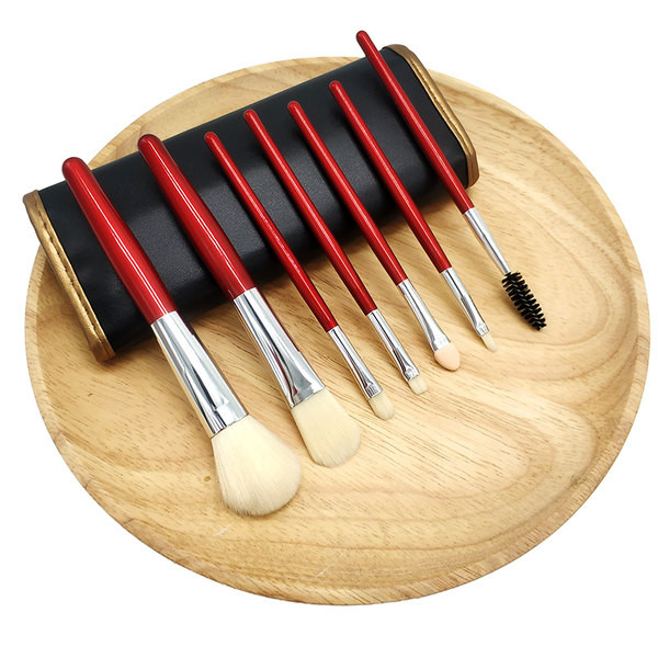 Σετ με 5,7,12,18,24 πινέλα μακιγιάζ