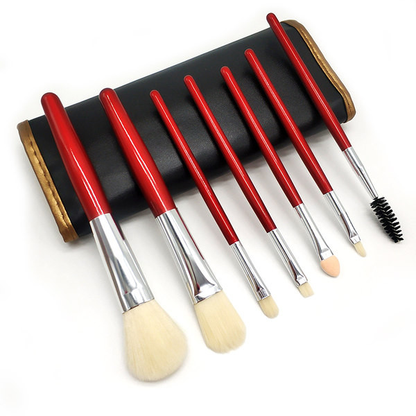 Σετ με 5,7,12,18,24 πινέλα μακιγιάζ