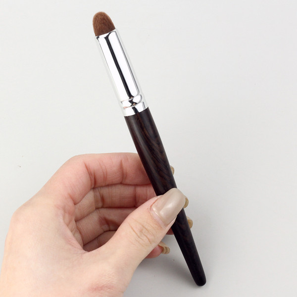 Pensula de machiaj cu cap rotund