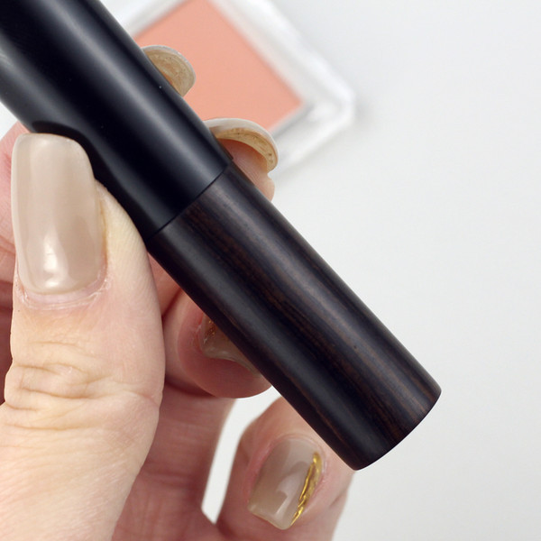 Četkica za jednostavno nanošenje pudera ili rumenila