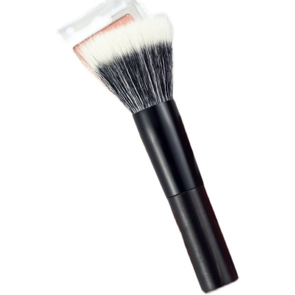 Četkica za jednostavno nanošenje pudera ili rumenila