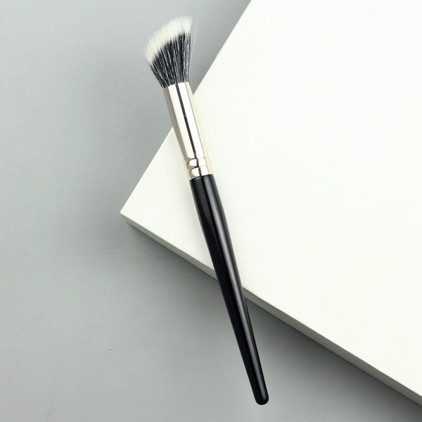 Ota mākslīgā matu sārtuma uzklāšanai