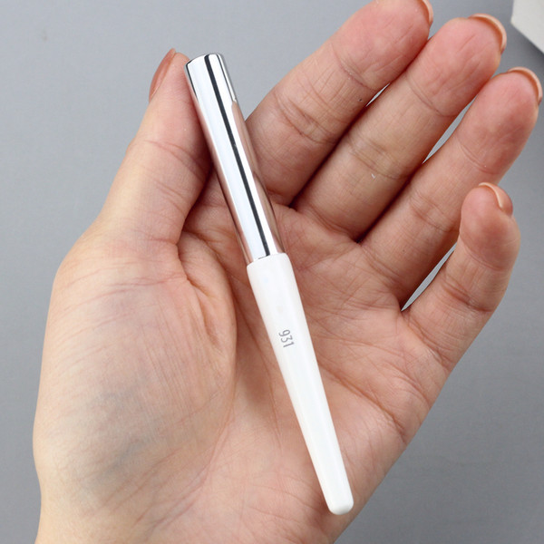 Maza pārnēsājama lūpu krāsas otiņa