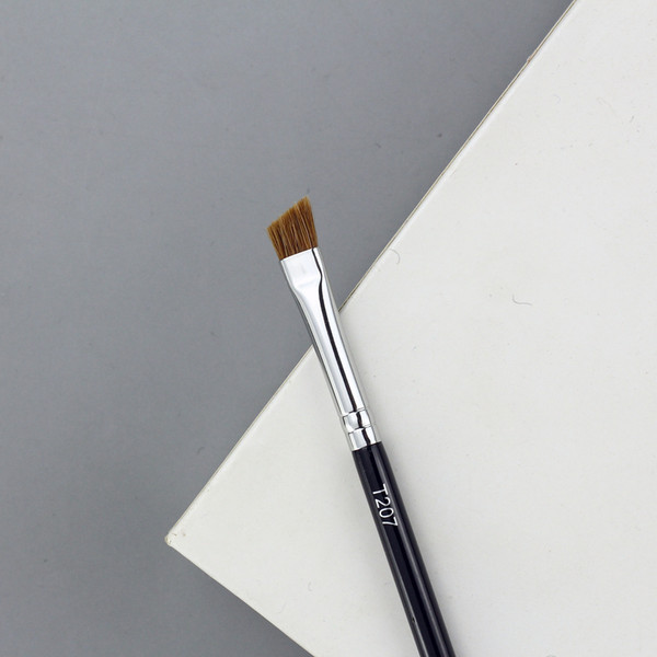 Četkica za obrve s dvije glave