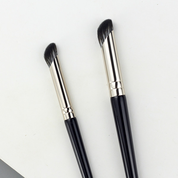 Πινέλο μακιγιάζ λοξότμητο