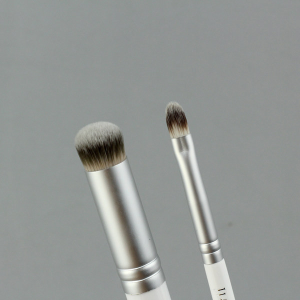 Plosnate četkice za šminku pogodne za nanošenje korektora