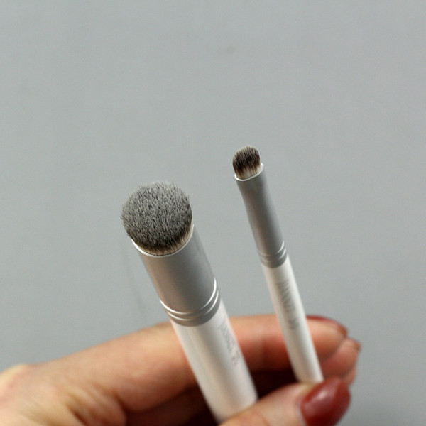 Plosnate četkice za šminku pogodne za nanošenje korektora