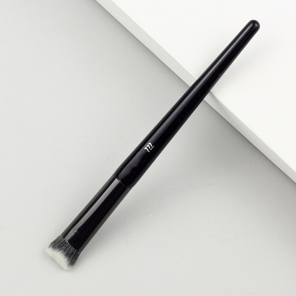 Πινέλο μακιγιάζ λοξότμητο