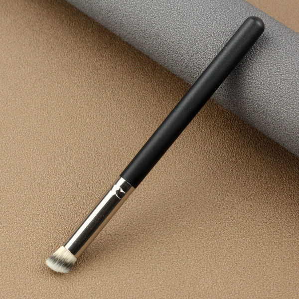 Mekana četkica za nanošenje korektora