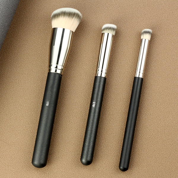 Mekana četkica za nanošenje korektora