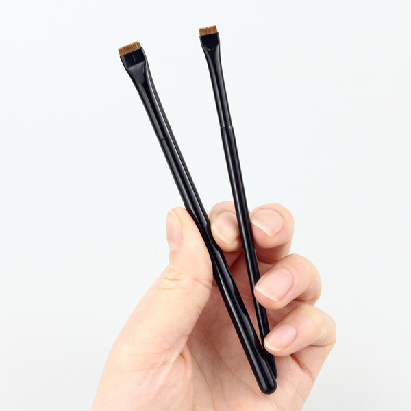 Kist za šminkanje različitih širina za nanošenje eyelinera