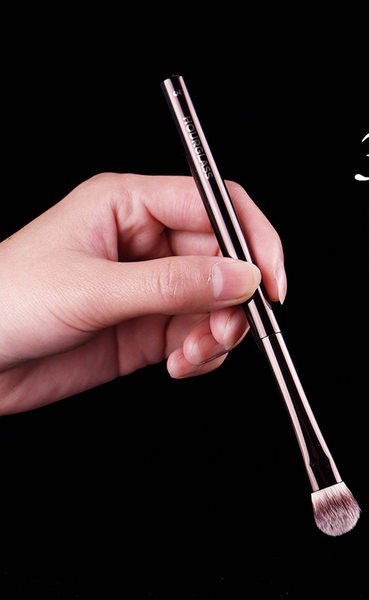 Μεγάλο πινέλο μακιγιάζ - για εφαρμογή σκιών